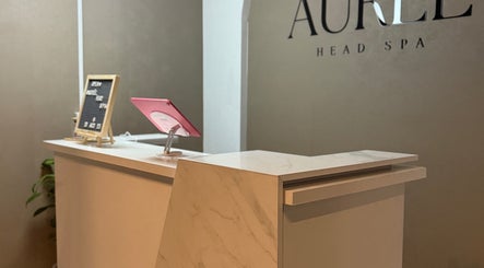 Mostrador de recepción en AURÉE Head Spa Capilar, Monterrey, Nuevo León, MX.
