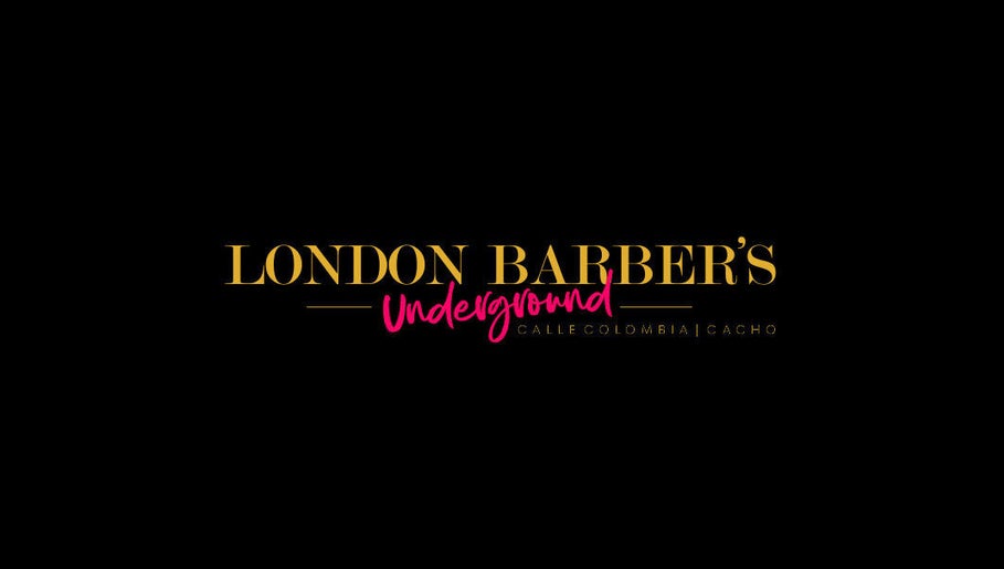 Logotipo de London Barber’s en Tijuana, Baja California, MX, resalta en fondo negro.