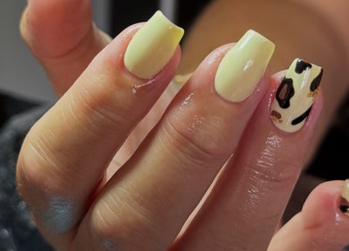 Ongles art léopard créatif chez NDA NAILS, Rouen, Normandie, FR.