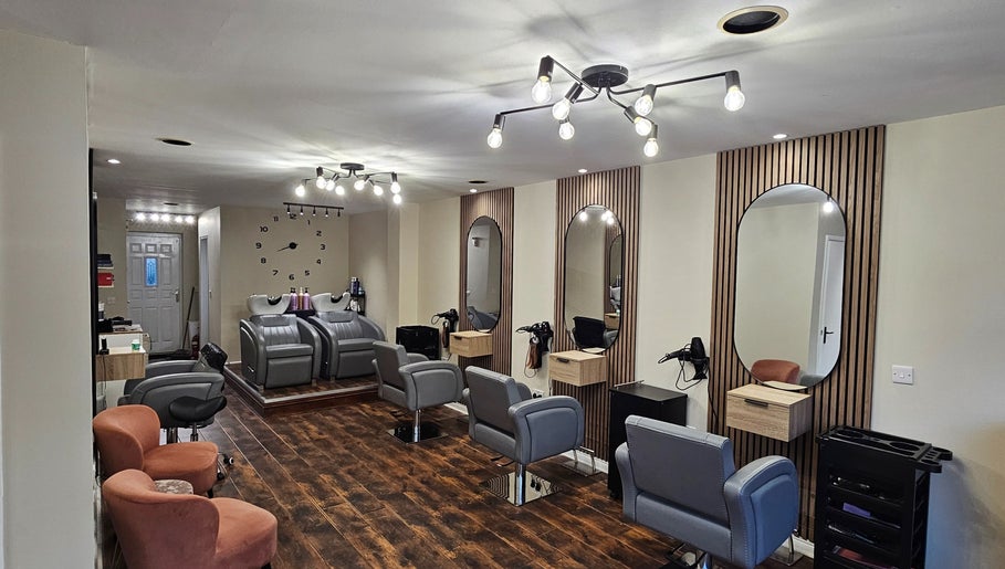 Our Hair Lounge afbeelding 1