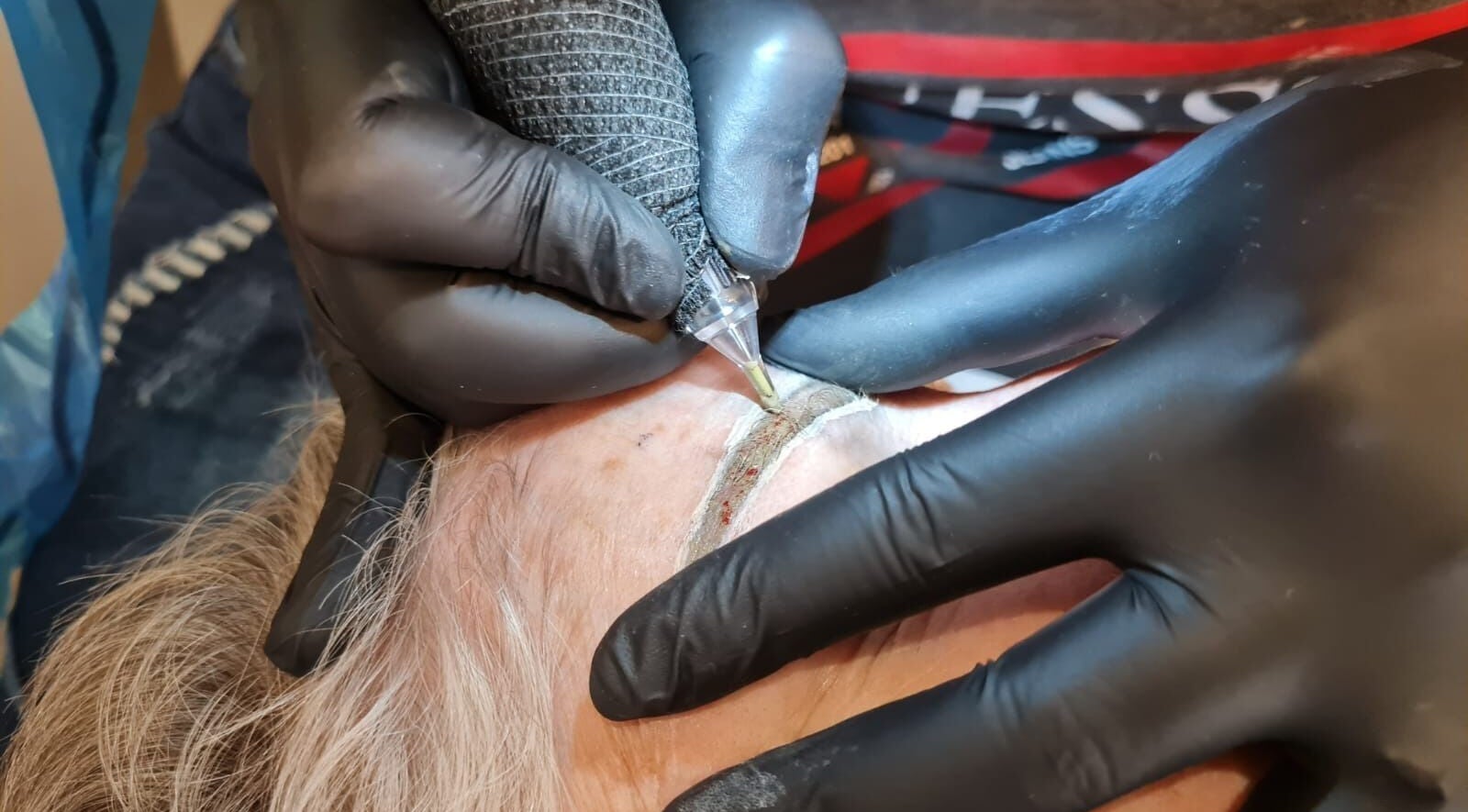 Detail of eyebrow tattooing at CDW Permanent Makeup, Pietermaritzburg, Kwazulu-natal, ZA.