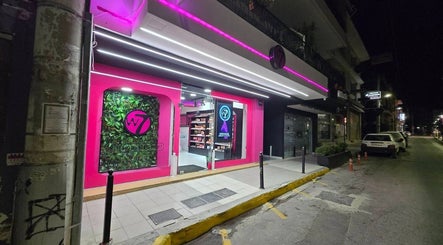 W7 Professional Make Up