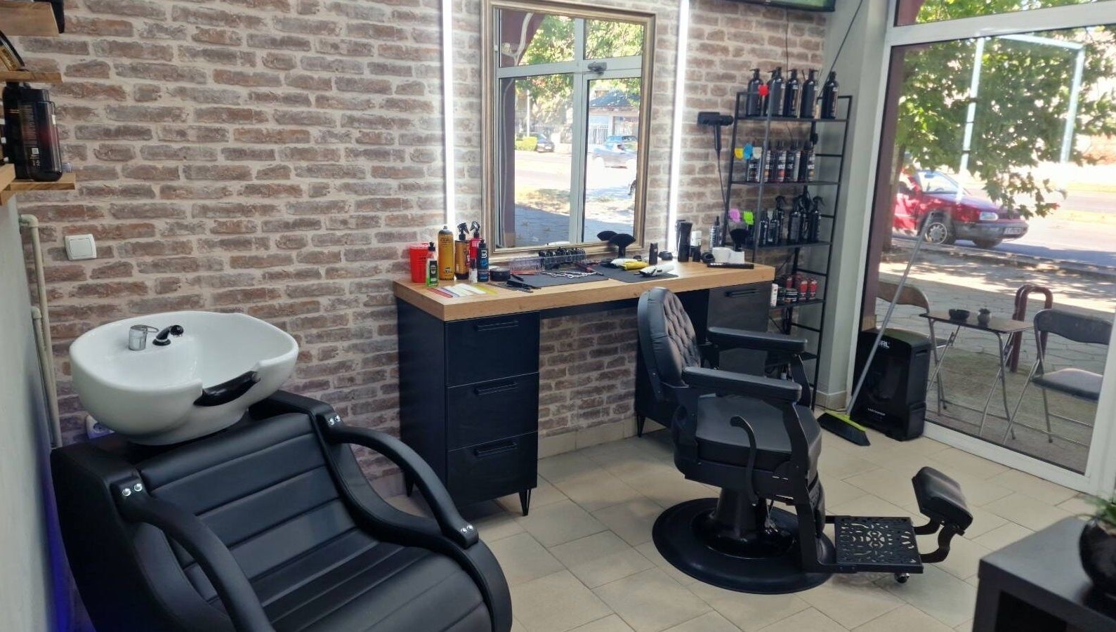 Modern GP Barber Studio in Harmanli, Haskovo, BG with sleek chairs and styling products.