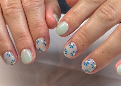 Close-up of floral nail art at MueseoYu Nail in Vancouver, British Columbia, CA.