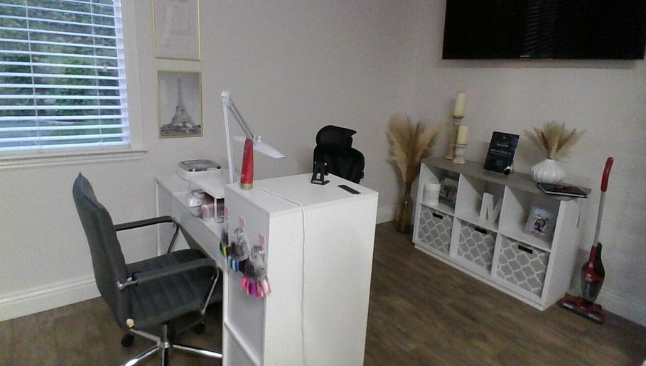 Elegant beauty station at MG Velvet Pro, Brentwood, California, US, highlighting modern design and comfort.