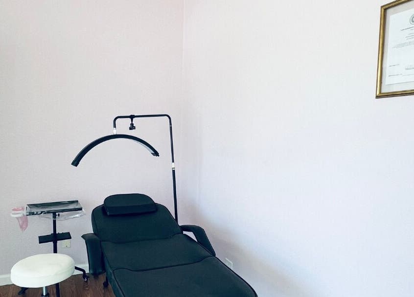 Cendelle therapy room with a sleek chair, located in San Antonio, Texas, US.