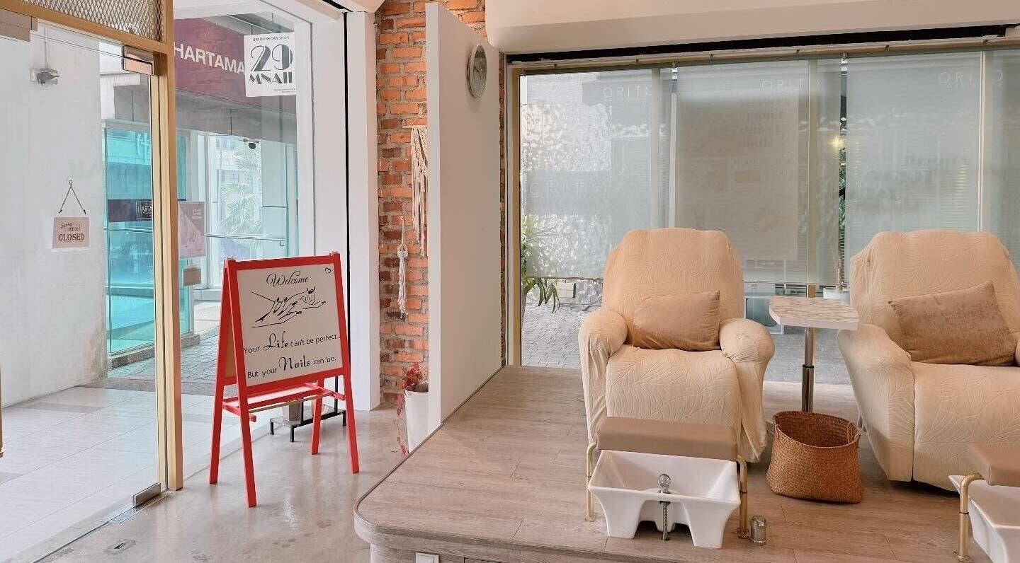 Relaxing interior of 29 Mnail with plush seats in Kuala Lumpur, Wilayah Persekutuan Kuala Lumpur, MY.