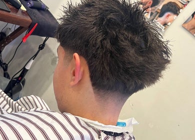 Stylish haircut at GCutz salon in Margaret River, Western Australia, AU showcasing sleek, modern style.