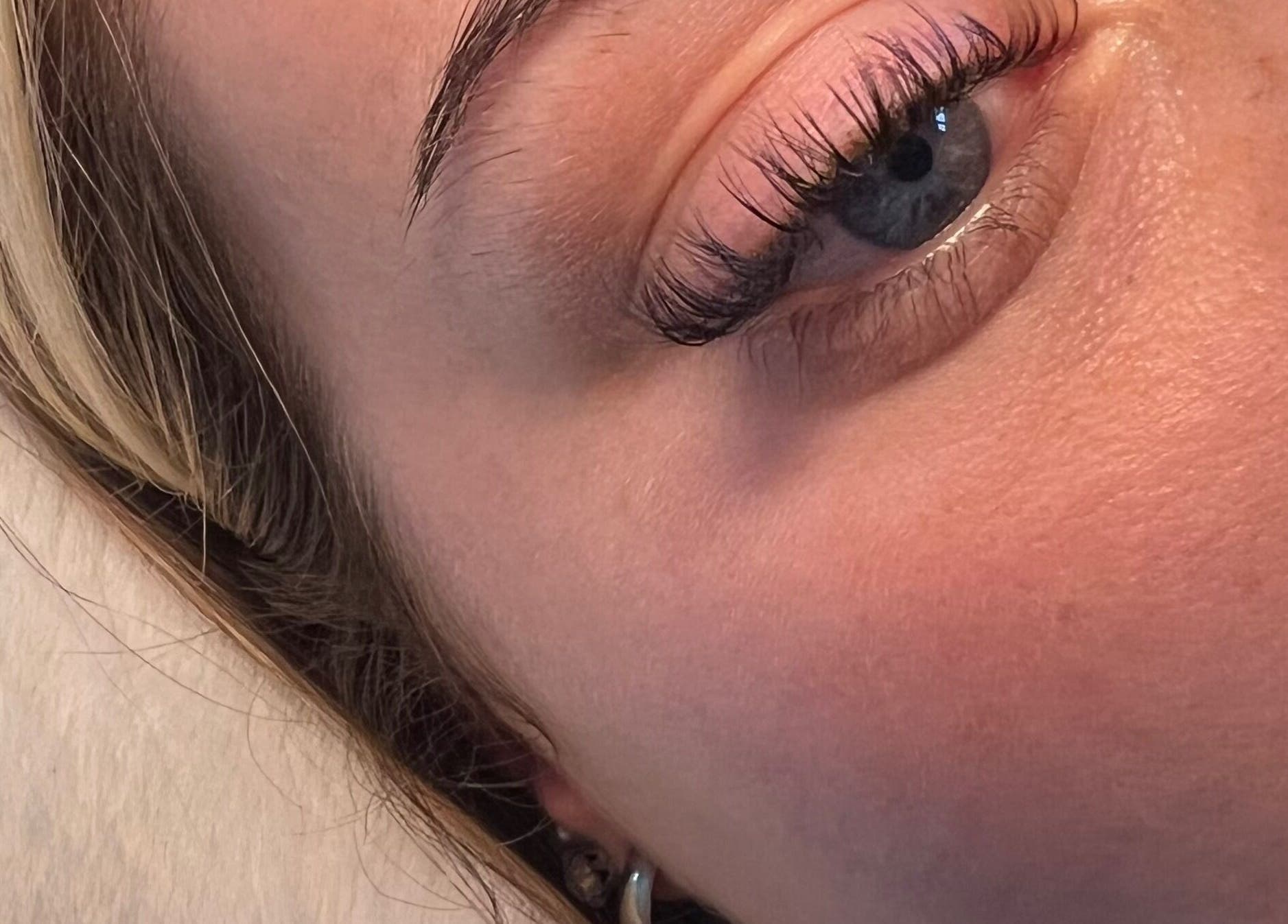 Close-up of expertly done eyelashes at LashMuse, Tweedbank, Scotland, GB, showcasing natural beauty.