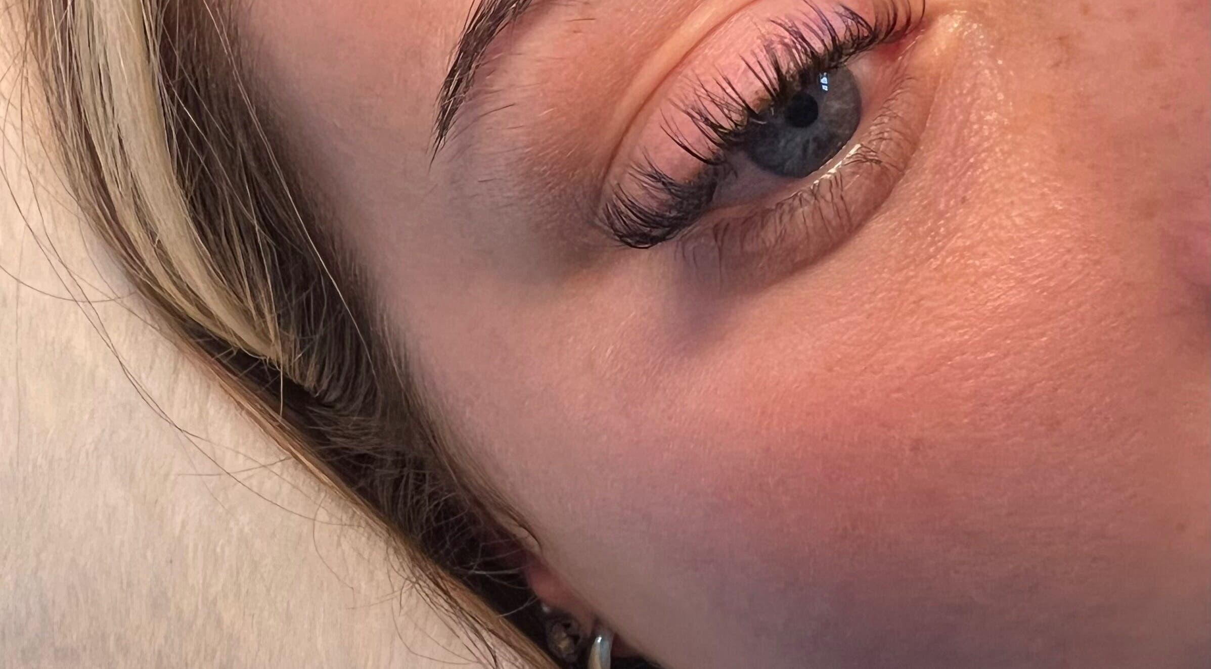 Close-up of expertly done eyelashes at LashMuse, Tweedbank, Scotland, GB, showcasing natural beauty.