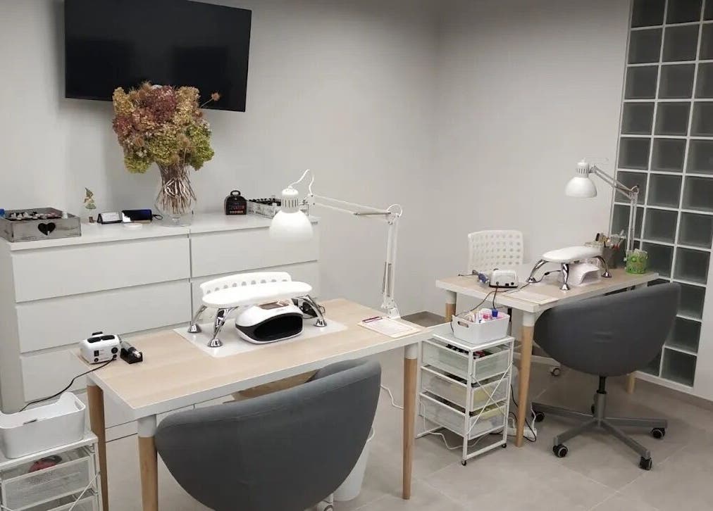 Современная зона ногтевого сервиса в Zaitseva_Nails, Братиславский Край, Братиславский Край, SK.
