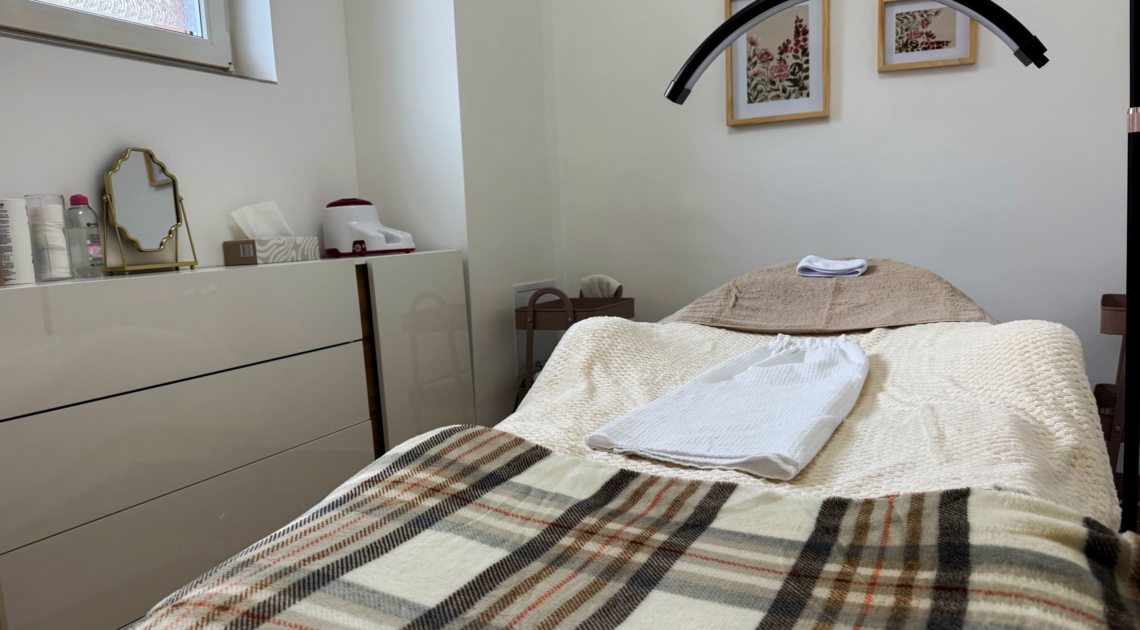 Nyugodt kezelőszoba a Sofié-ban, Budapest, Magyar, HU. Modern berendezés és kellemes hangulat várja a vendégeket.