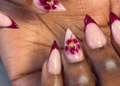 Elegant floral nail art by Tullamore Butterfly Beauty Lounge, Tullamore, County Offaly, IE.