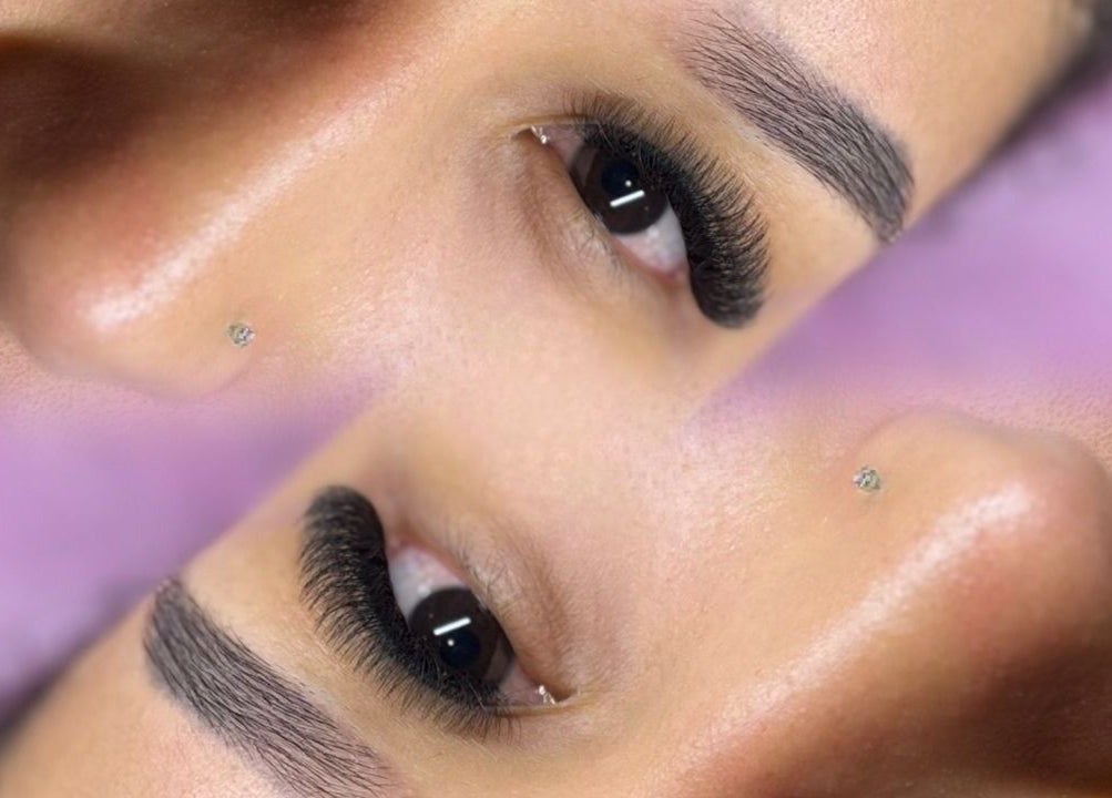 Primer plano de extensiones de pestañas en Eli Nails, Santiago, Región Metropolitana, CL.