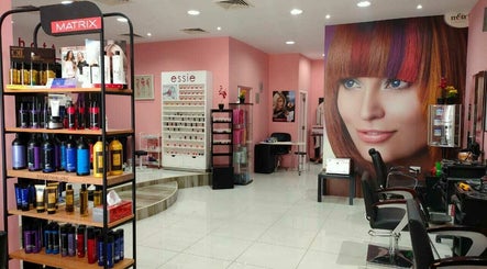 Manhattan Ladies Salon Br 1 image 2