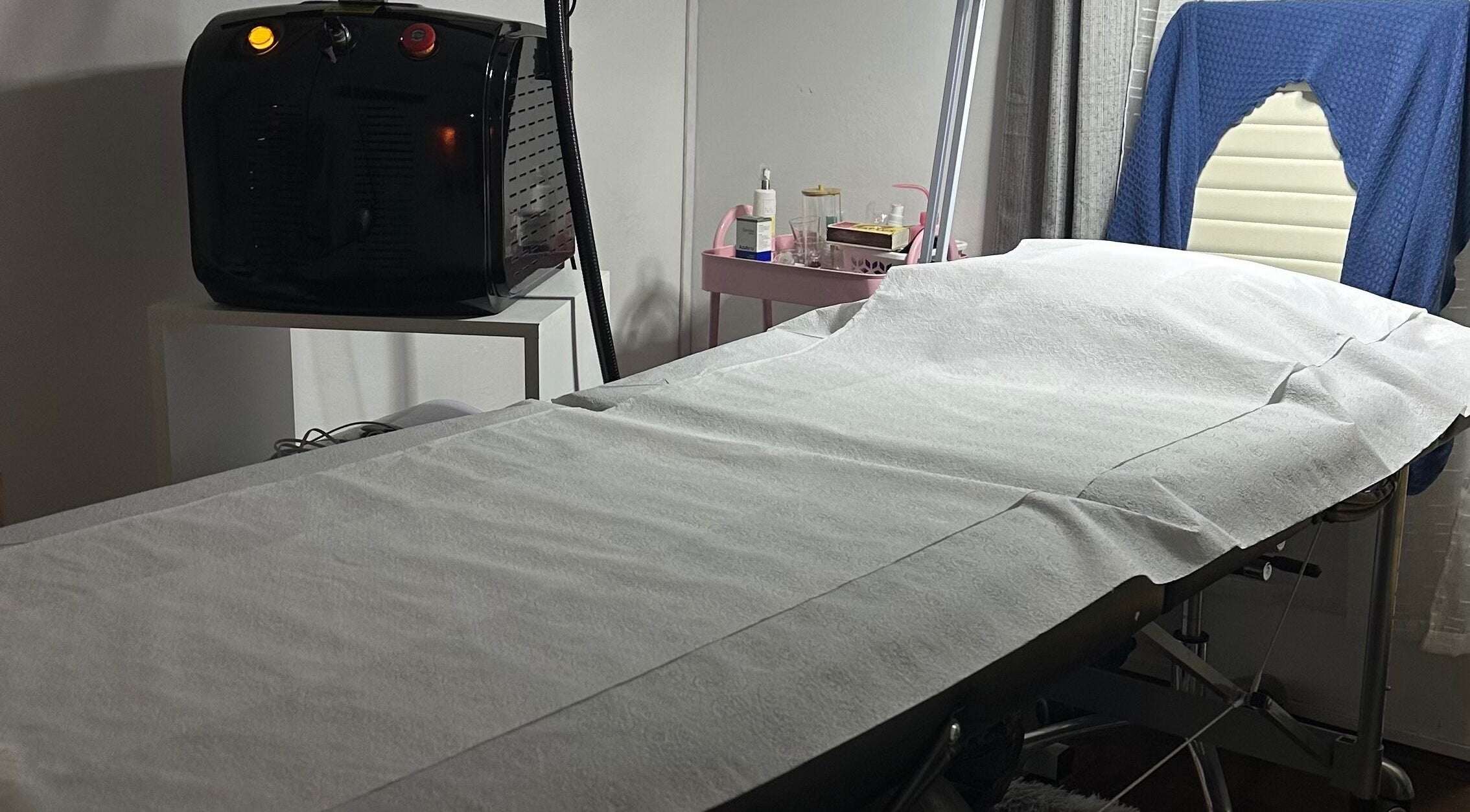 Sala de tratamiento en Caro Karbuski Estética, ubicada en Montevideo, Departamento De Montevideo, UY.