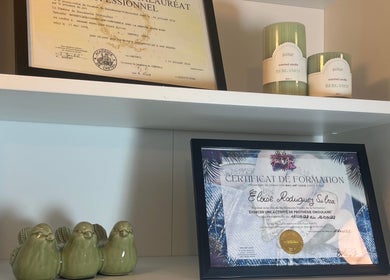 Certificats et bougies à Eloïse Beauty & Nails, Saint-thégonnec Loc-eguiner, Bretagne, FR.