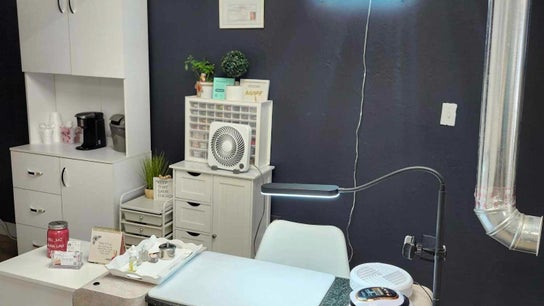 Blondies Girls Nail Bar