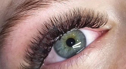 Close-up of expertly styled lashes by Creative Brows and Lashes in Orange, New South Wales, AU.