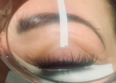 Close-up of expertly crafted eyelash extensions at Taylas Beauty Creations, Rustenburg, North West, ZA.