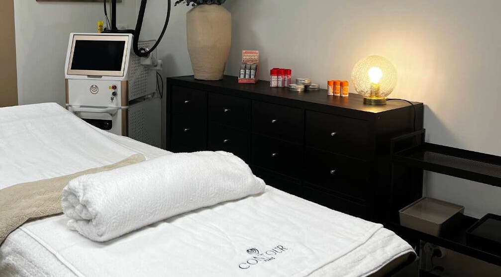 Salle de traitement sereine au Centre D’épilation Laser Vitrac, Vitrac, Nouvelle-aquitaine, FR.