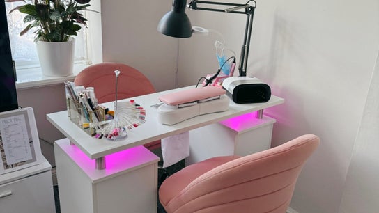 Lumi Nails