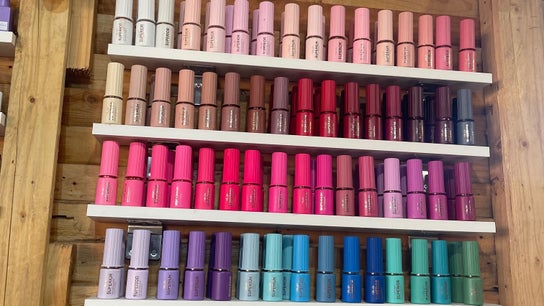 Monate Nails