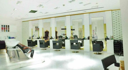 Queen's House Salon