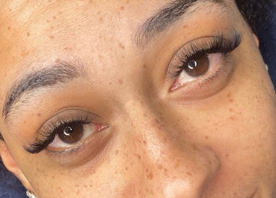 Beautiful lash extensions at TG Beauty, London, England, GB for a refined look.