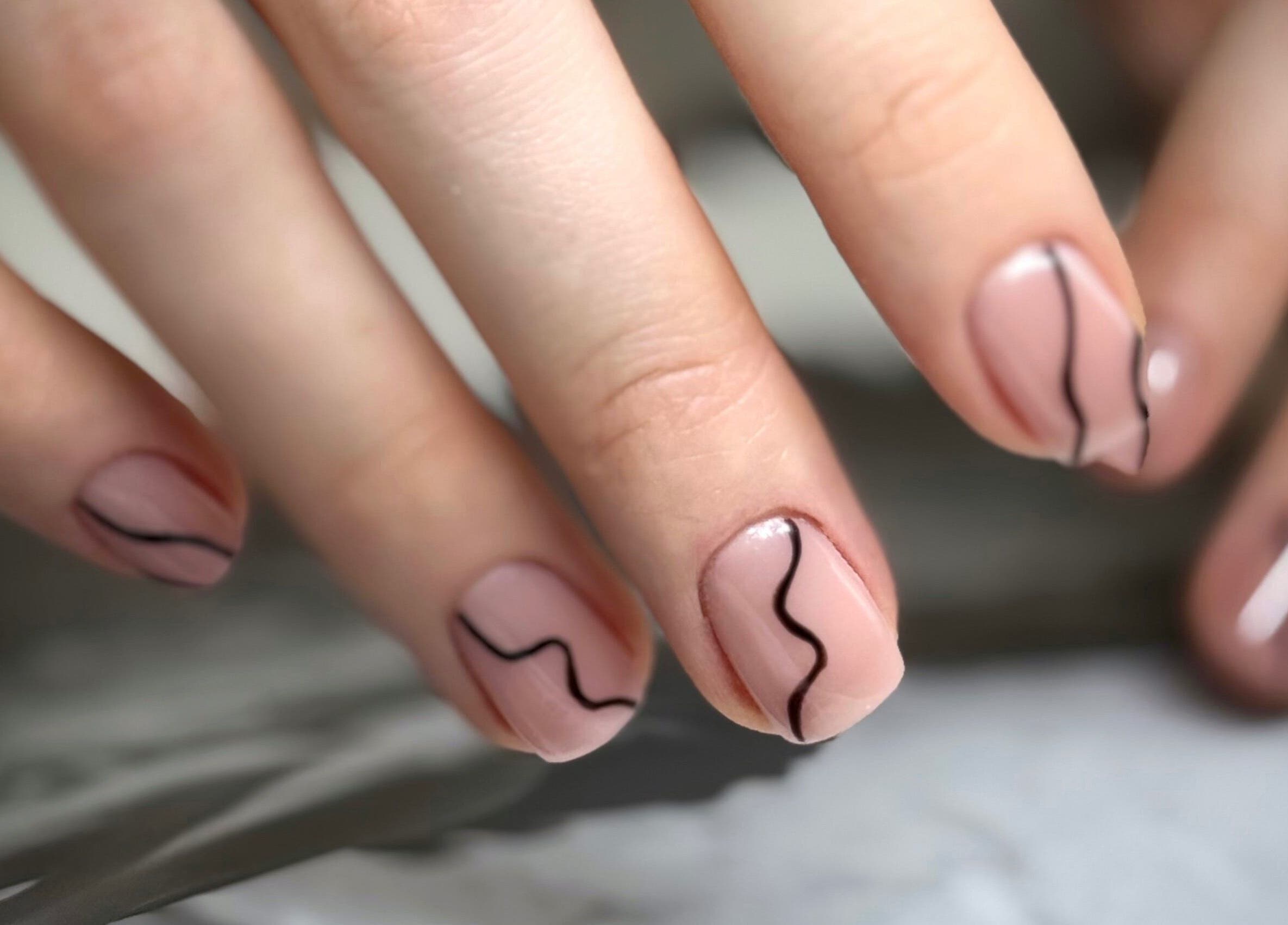 Elegant nail art at Daria Art & Grace Nail Studio, Eindhoven, Noord-brabant, NL.