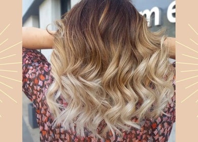 Cheveux ondulés blonds à brun chez Clar'Hair Studio, Artholsheim, FR. Élégance et style.