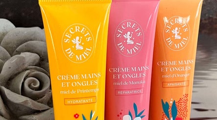 Crèmes mains et ongles Secrets de Miel à Anguille Amelie, Le Grand-pressigny, Centre-val De Loire, FR.