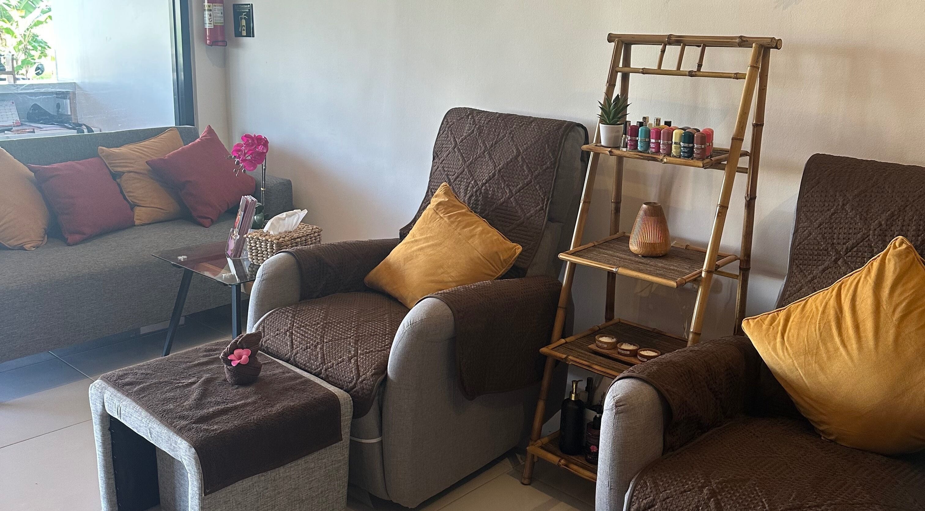 Relaxing seating area at Bintang Beauty Care & SPA Seseh, Bali, Bali, ID, featuring plush chairs and decor.