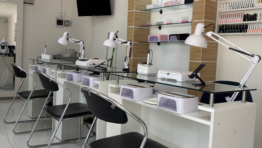 Área de manicura en Emilio Pedraza Studio, Santa Cruz De La Sierra, Departamento De Santa Cruz, BO.