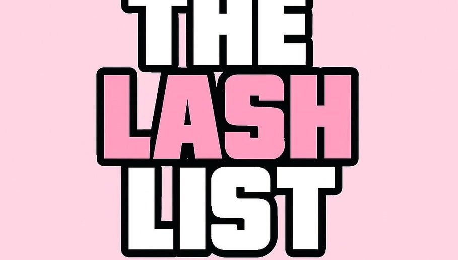 Logo van The Lash List in Den Haag, Zuid-holland, NL, met roze en witte letters op een roze achtergrond.