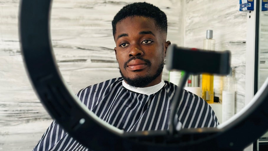 A stylish haircut session at History Hair Studio in Accra, Greater Accra Region, GH.
