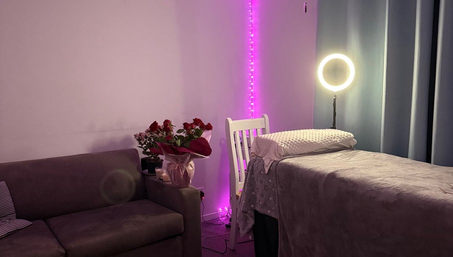 Calm spa room at Chic Beauty Studio, Landsborough, Queensland, AU with a treatment bed and soft lighting.