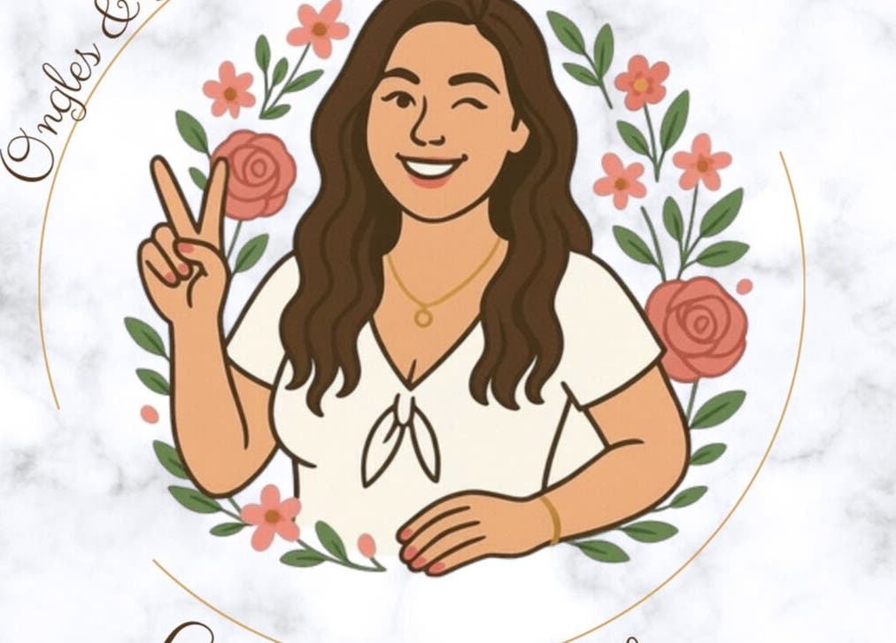 Logo animé de Le Salon de Kelly à Brassac, Occitanie, FR, entouré de fleurs roses.