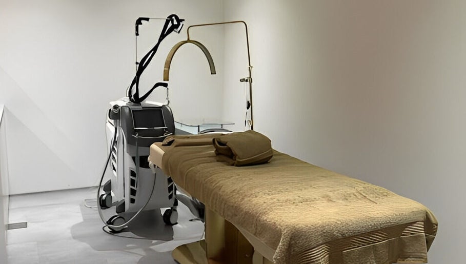 Modern aesthetic treatment room at Shookra Aesthetics and Longevity Clinic, Dubai, AE.