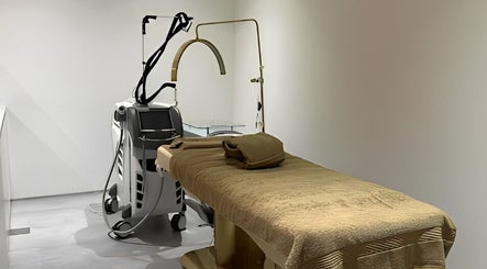 Modern aesthetic treatment room at Shookra Aesthetics and Longevity Clinic, Dubai, AE.