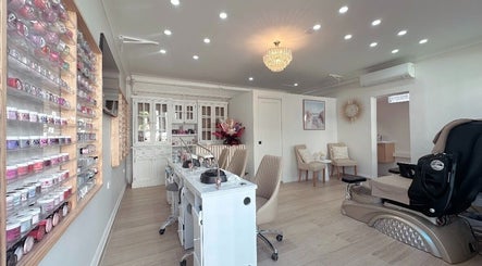 Mina Nails & Spa Edmondson Park
