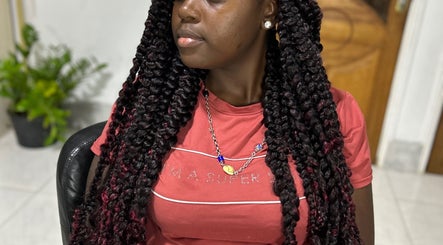 Stylish braided hairstyle at The hairstylist.su, Paramaribo, Paramaribo, SR.