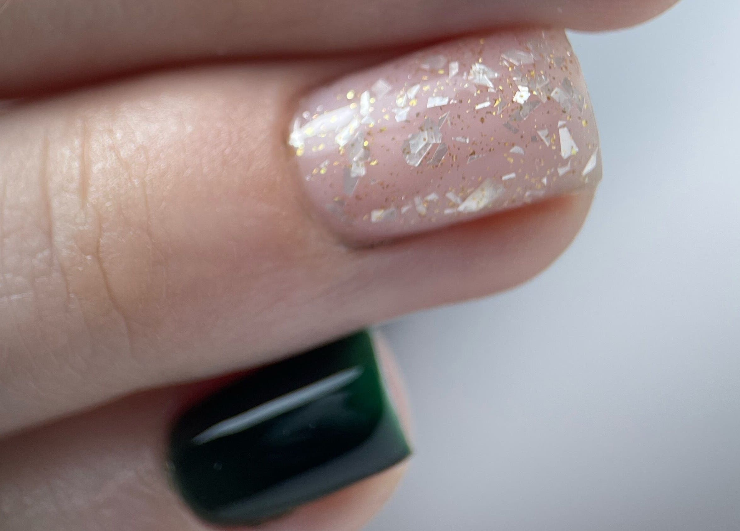 Vernis brillant chez R.b_nailsbeauty à Beaulieu-sur-loire, Centre-val De Loire, FR.