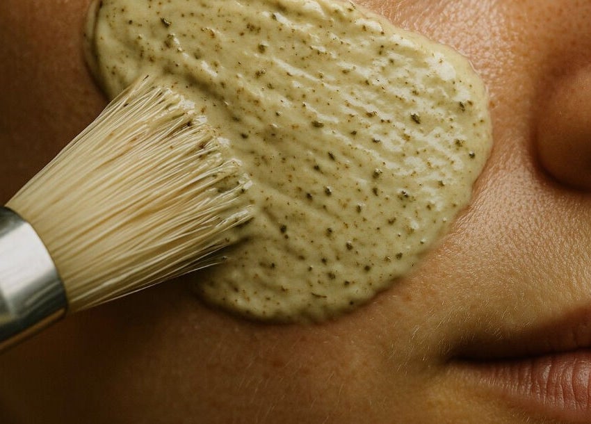 Herbal facemask application at Lufemmera - Luxury Mobile Spa, Ottawa, Ontario, CA for glowing skin.