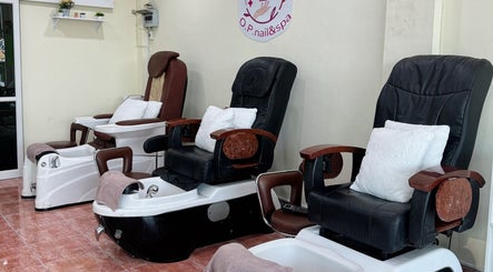 เก้าอี้สปาหรูหราใน O.P.nail&spa ตำบลตะเคียนเตี้ย ชลบุรี TH