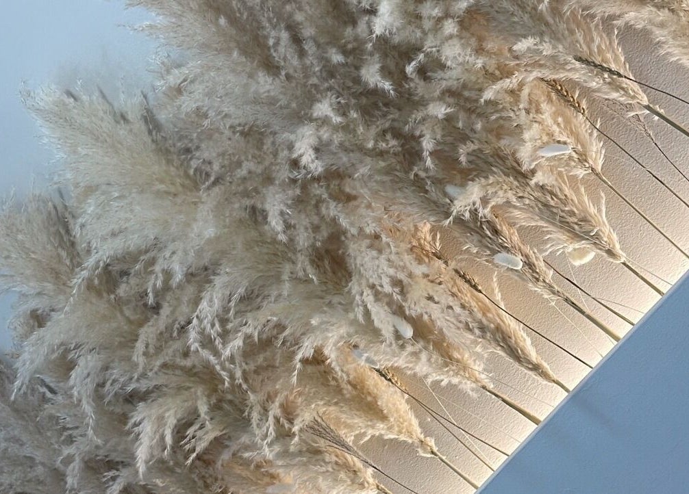 Διακόσμηση με pampas grass στο GlowLift Studio | Academy, Περιστέρι, GR.
