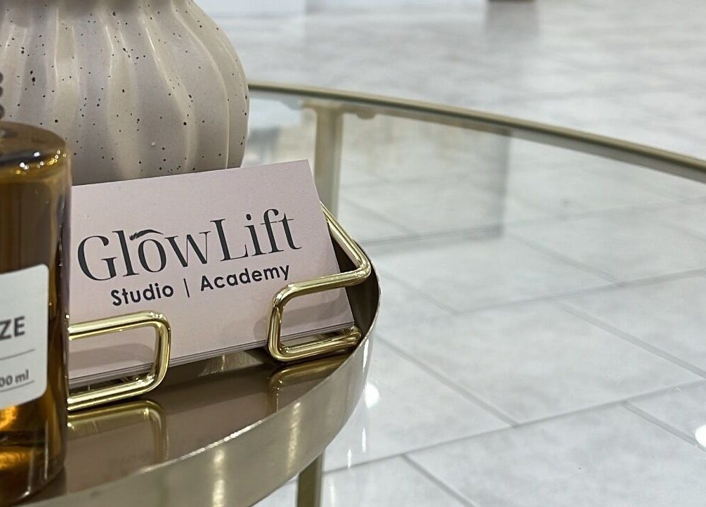 Καλωσόρισμα στο GlowLift Studio | Academy με αρωματικό χώρου σε Περιστέρι, GR.