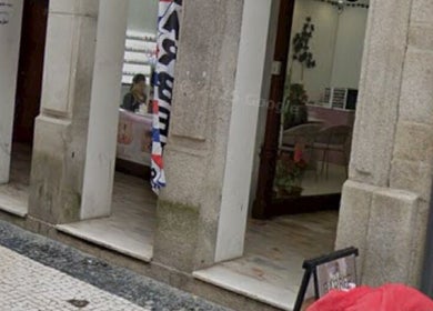 Welcoming entrance of Thai Massage Porto located in Porto, PT with a glimpse inside the cozy interior.