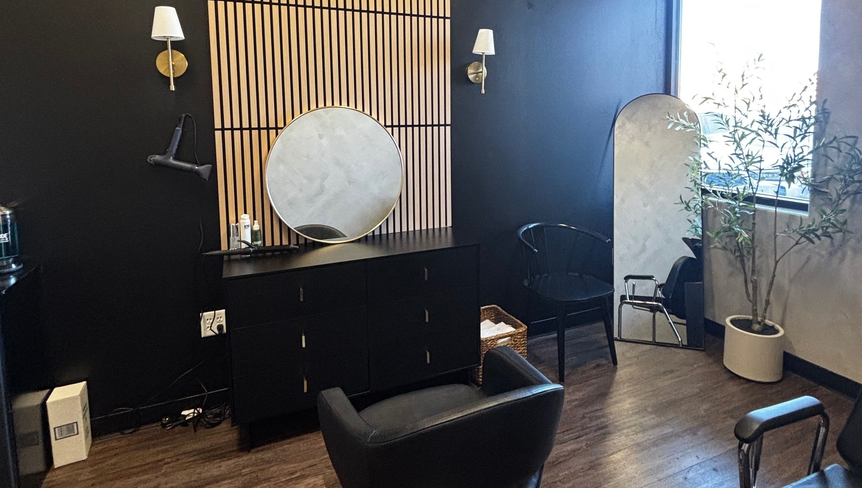 Elegant salon interior at Bianna Stylez, Draper, Utah, US with modern decor and stylish equipment.