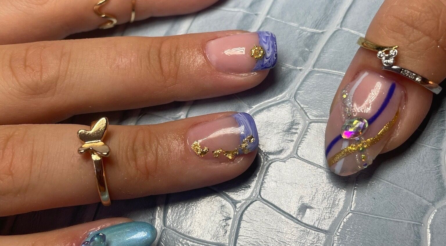 Manucure éclatante chez Nails by Lucile, Cruzilles-lès-mépillat, Auvergne-rhône-alpes, FR.